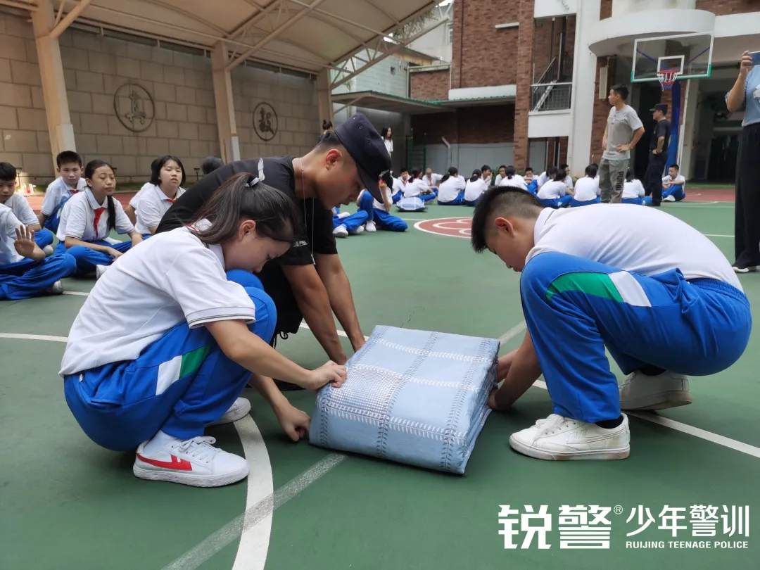 銳警少(shǎo)年(nián)警訓：勇往直前，開(kāi)啓廣州培道(dào)實驗學校(xiào)新篇章(zhāng)