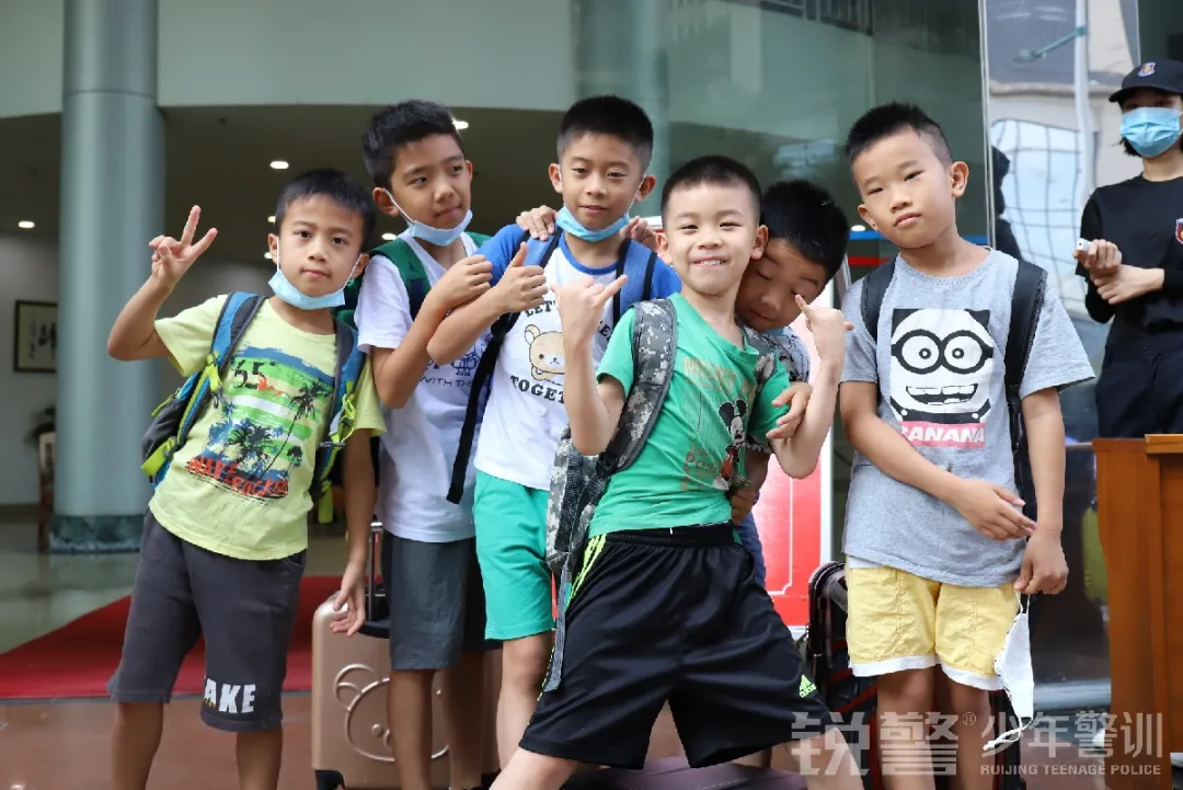 銳警少(shǎo)年(nián)警訓夏令營:揚帆起航,這(zhè)是(shì)一(yī)個(gè)嶄新的(de)開(kāi)始