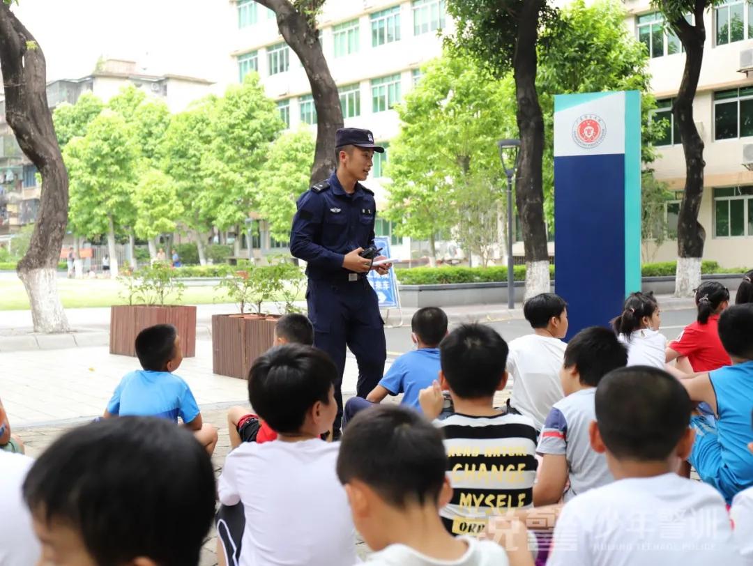 銳警少(shǎo)年(nián)警訓夏令營:揚帆起航,這(zhè)是(shì)一(yī)個(gè)嶄新的(de)開(kāi)始