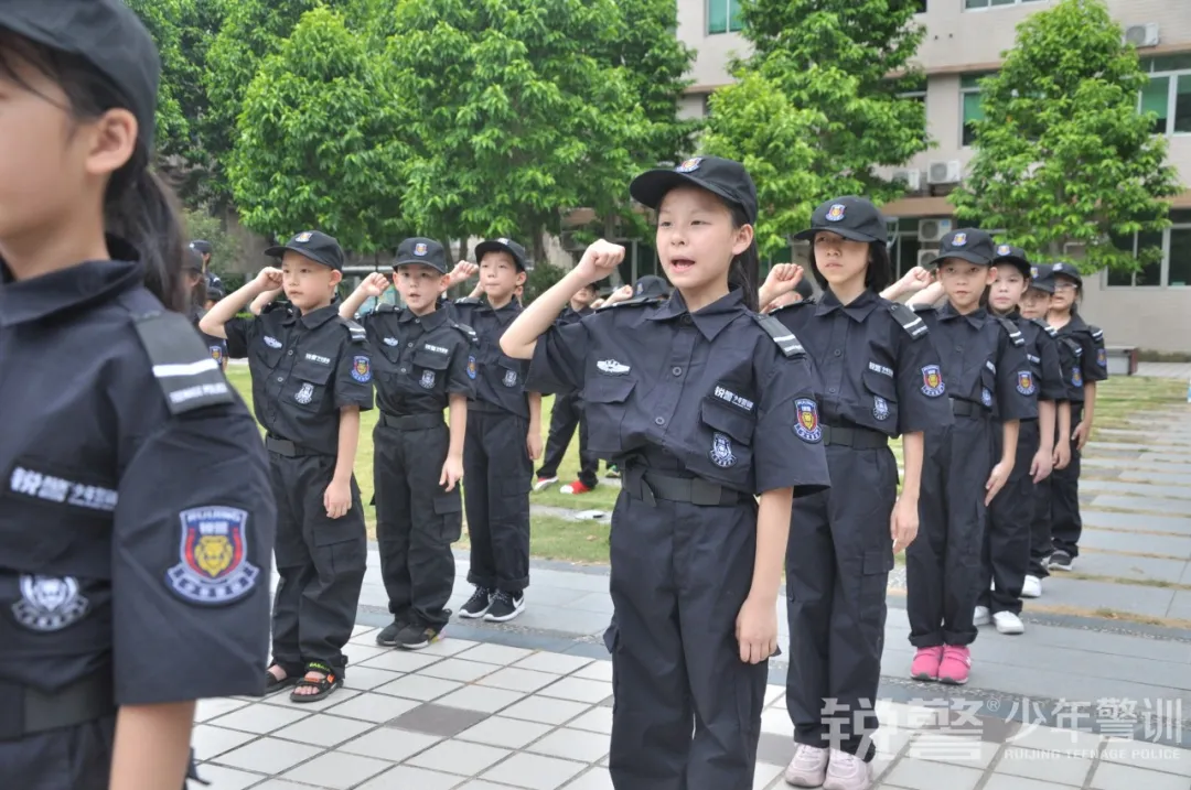 銳警少(shǎo)年(nián)警訓夏令營:揚帆起航,這(zhè)是(shì)一(yī)個(gè)嶄新的(de)開(kāi)始