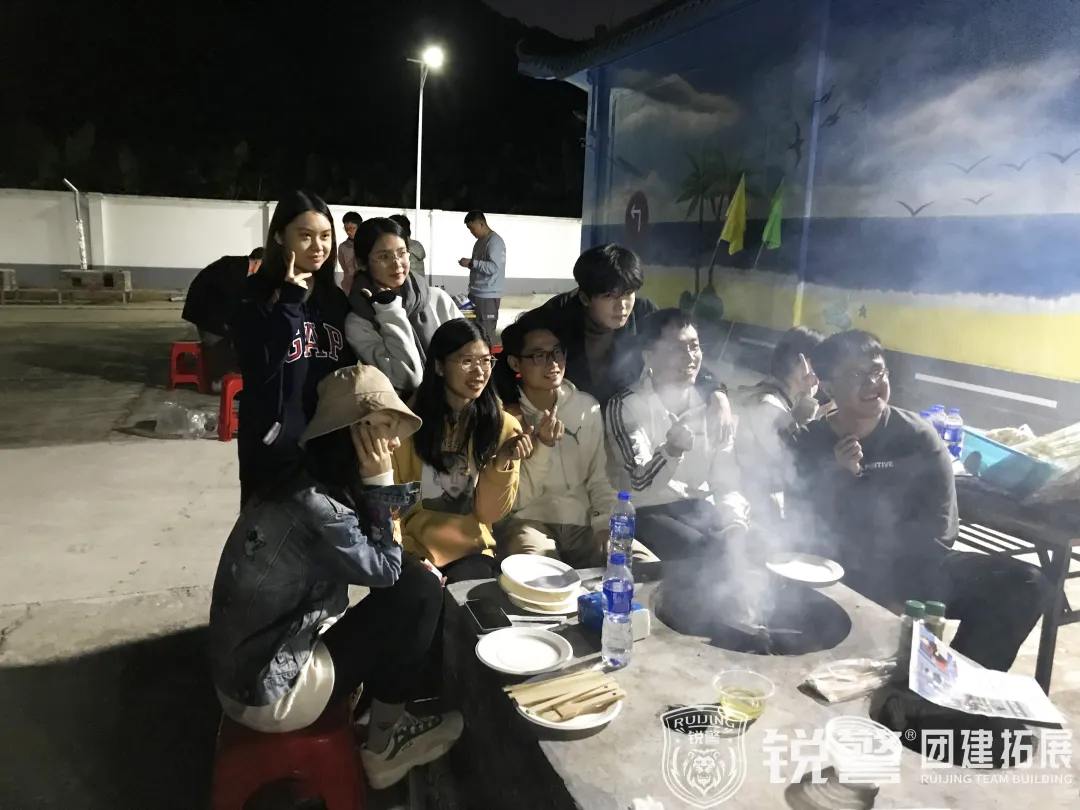 銳警團建：“學黨史 強信念 跟黨走”城(chéng)投集團2021年(nián)團幹部拓展培訓