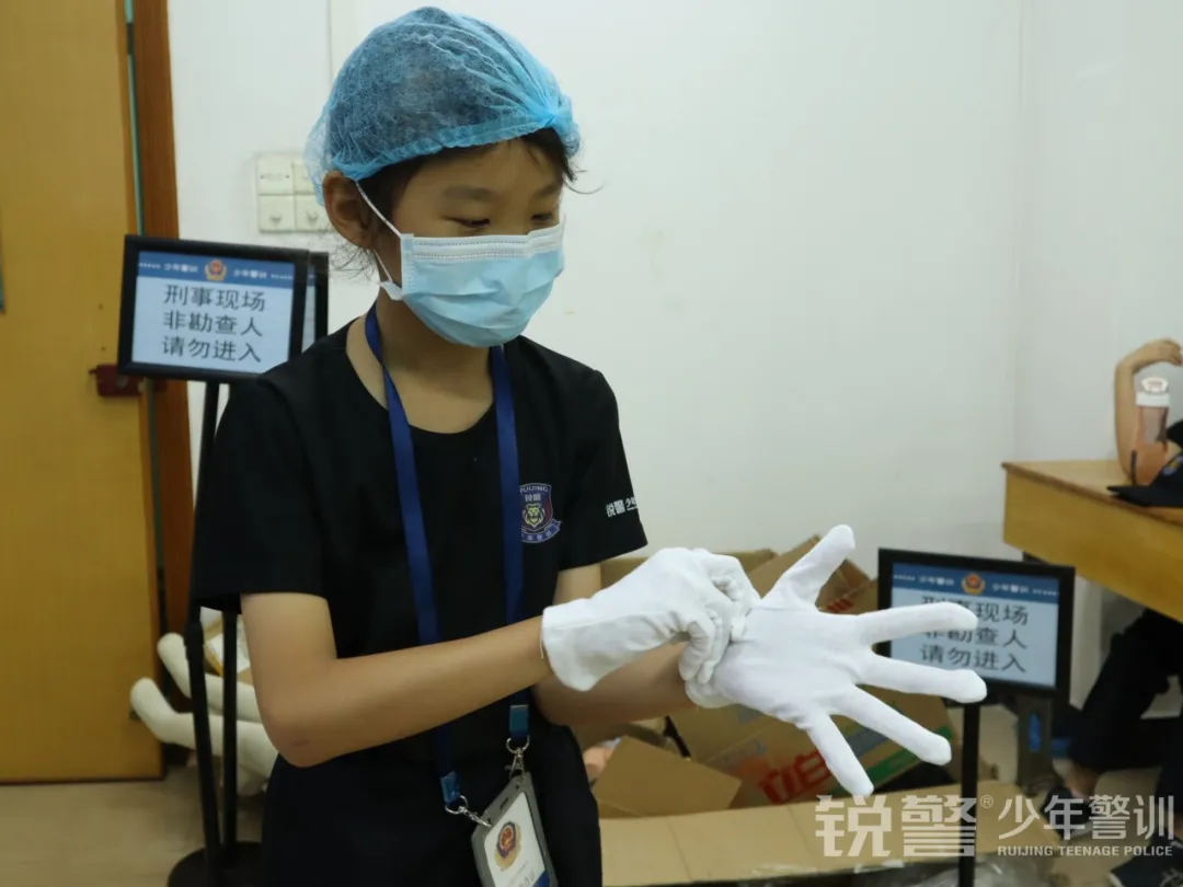 銳警少(shǎo)年(nián)警訓夏令營:雛鷹新飛(fēi),溫室小(xiǎo)花(huā)蛻變之旅,成長(cháng)的(de)力量