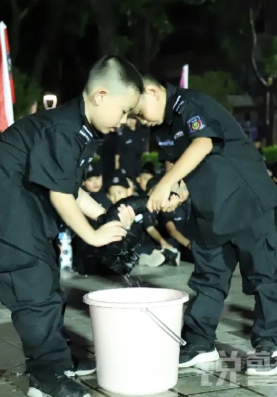 銳警少(shǎo)年(nián)警訓夏令營:揚帆起航,這(zhè)是(shì)一(yī)個(gè)嶄新的(de)開(kāi)始