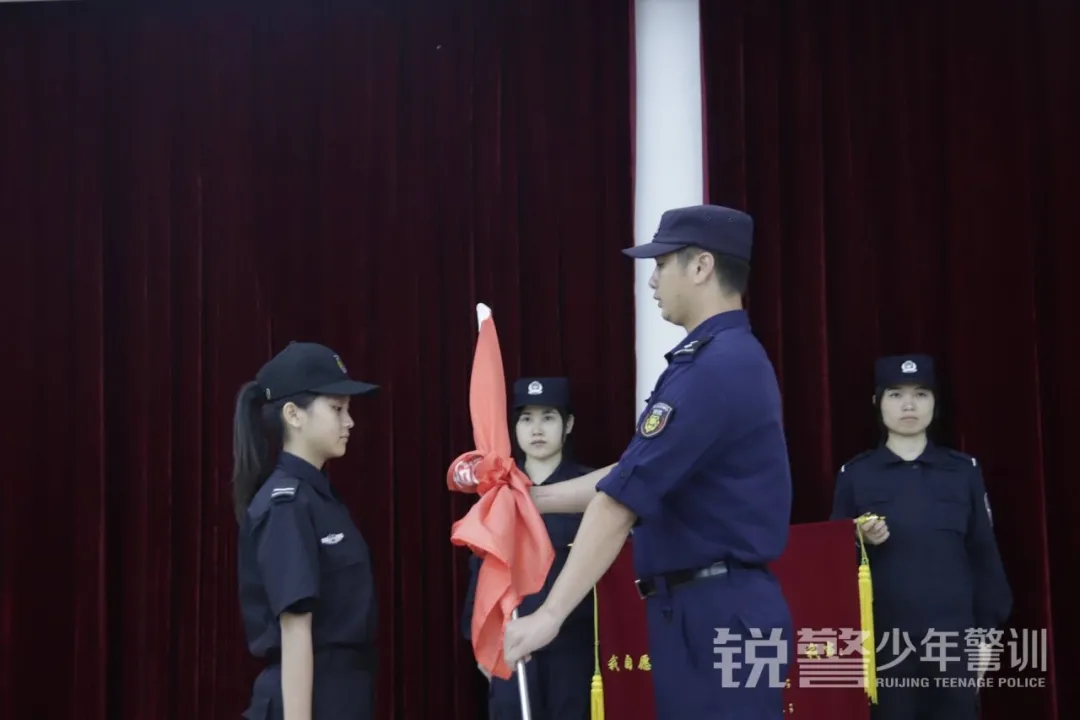 銳警少(shǎo)年(nián)警訓夏令營:揚帆起航,這(zhè)是(shì)一(yī)個(gè)嶄新的(de)開(kāi)始