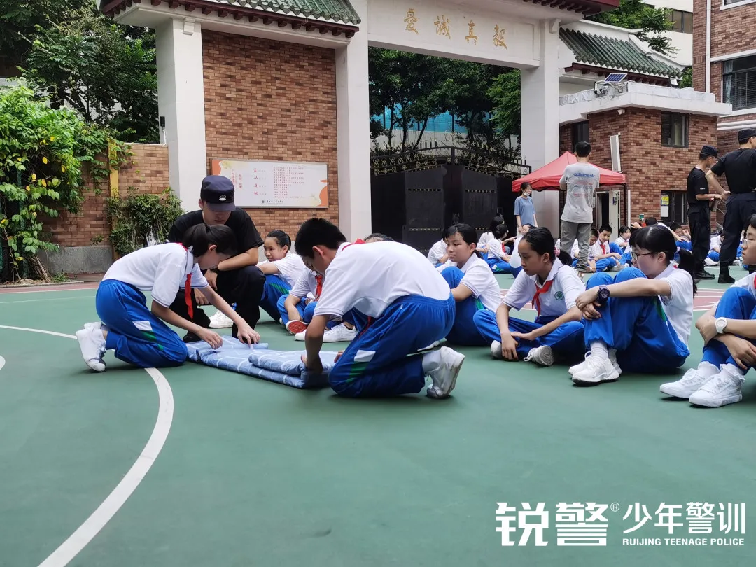 銳警少(shǎo)年(nián)警訓：勇往直前，開(kāi)啓廣州培道(dào)實驗學校(xiào)新篇章(zhāng)