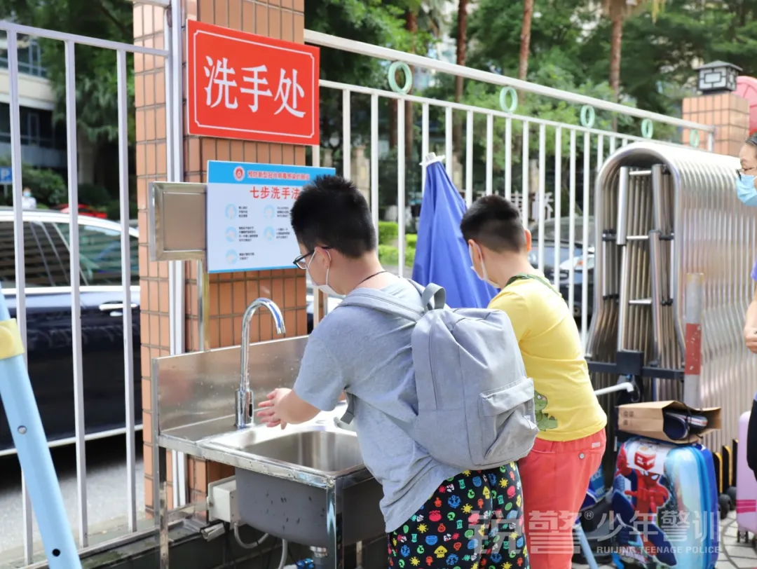 銳警少(shǎo)年(nián)警訓夏令營:揚帆起航,這(zhè)是(shì)一(yī)個(gè)嶄新的(de)開(kāi)始