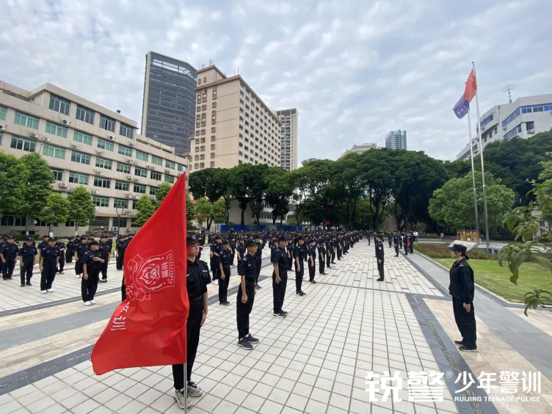 銳警少(shǎo)年(nián)警訓夏令營:揚帆起航,這(zhè)是(shì)一(yī)個(gè)嶄新的(de)開(kāi)始