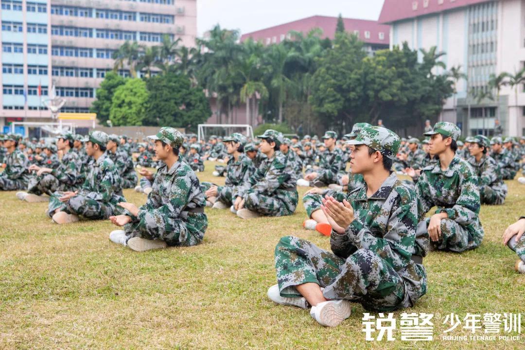 軍事(shì)素質拓展：一(yī)身(shēn)戎裝，乘風(fēng)破浪