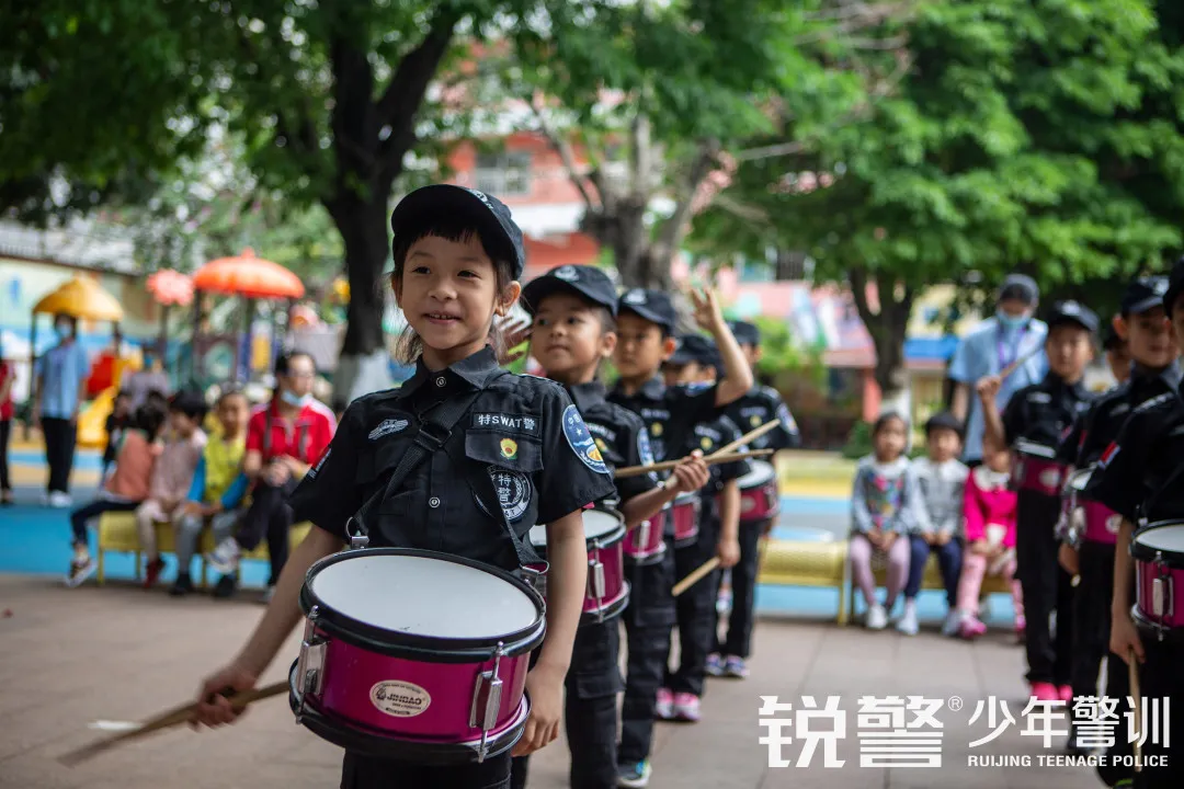 廣州市(shì)公安局機(jī)關幼兒(ér)園“小(xiǎo)特警”警訓素質拓展活動