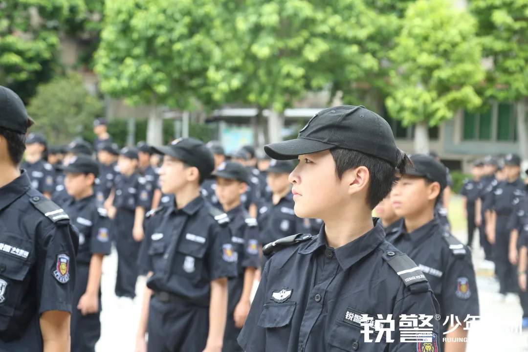 銳警少(shǎo)年(nián)警訓夏令營：成長(cháng)，就(jiù)是(shì)不(bù)斷突破自(zì)己