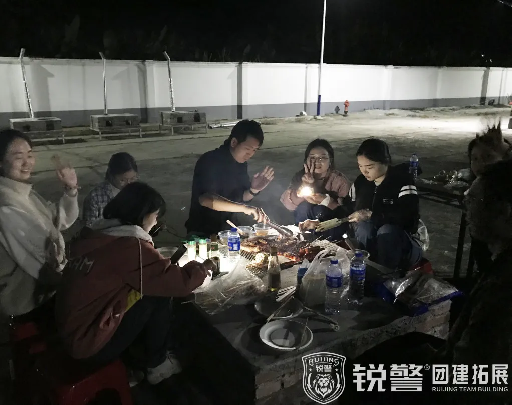 銳警團建：“學黨史 強信念 跟黨走”城(chéng)投集團2021年(nián)團幹部拓展培訓